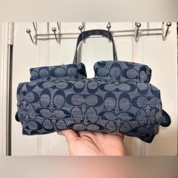 💙 Coach Signature Denim Cargo Shoulder Bag | 3239 - Picture 9 of 16
